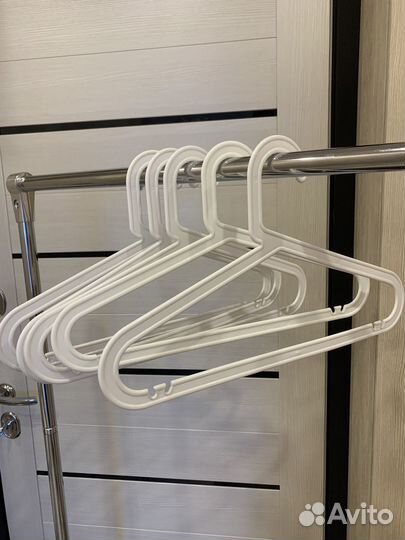 Вешалки плечики IKEA белые
