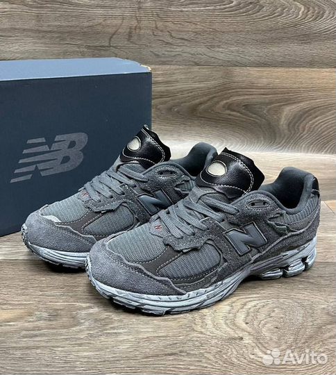 Кроссовки New Balance 2002R