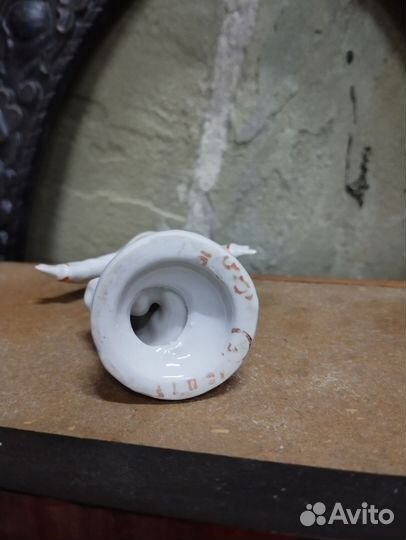 Фарфоровая статуэтка 