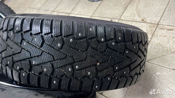 Pirelli Ice Zero 235/60 R18