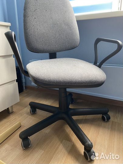 Компьютерное кресло