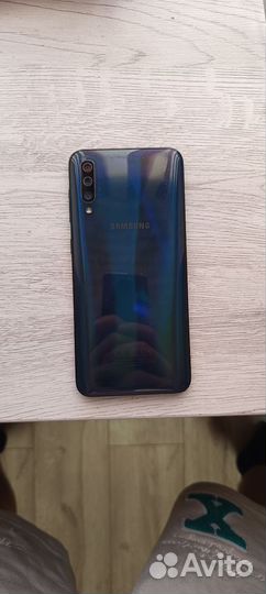 Samsung Galaxy A50, 4/64 ГБ
