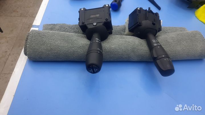 Подрулевой переключатель с регулировкой паузы (Е11