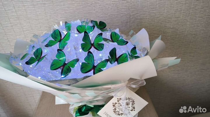 Букет из бабочек светящийся