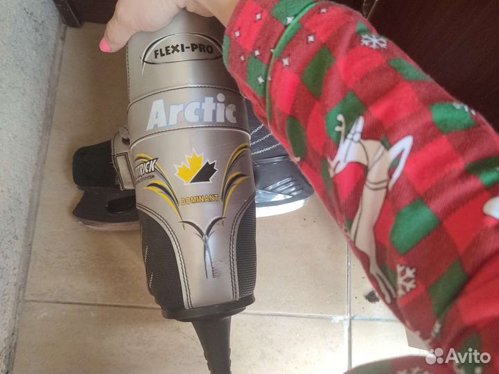 Коньки хоккейные 42