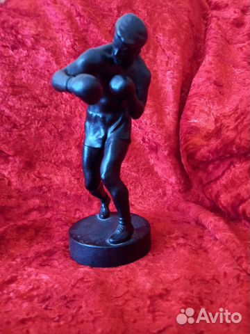 Статуэтка боксер