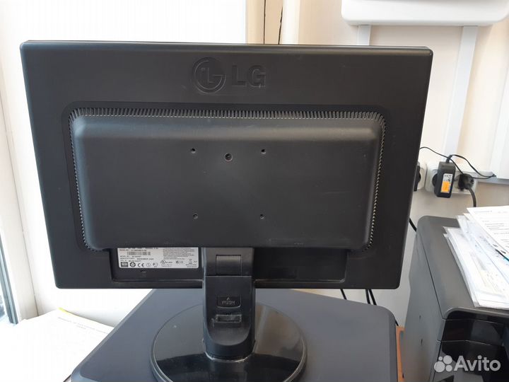 Монитор LG flatron W1942S-BF