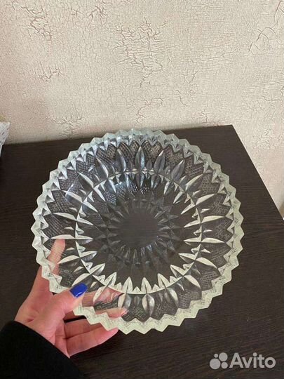 Хрустальная конфетница