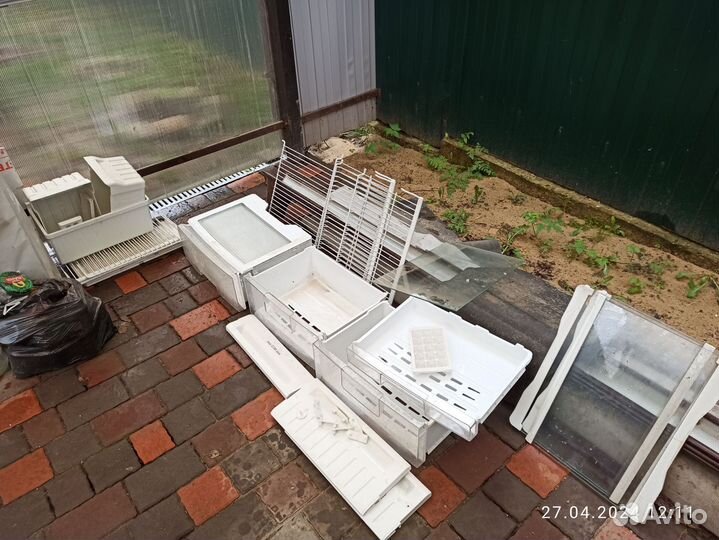 Ящики и полки для холодильника