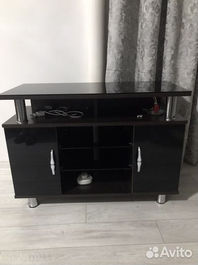 Тумба под телевизор