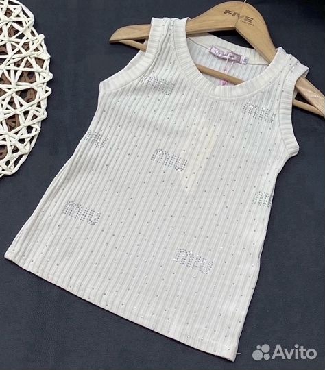 Топ (майка) новый со стразами 146 размер