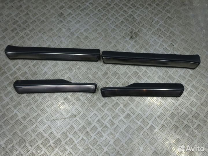 Накладки порогов Мерседес 222