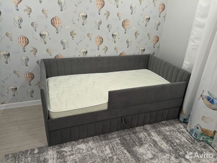 Мягкая кровать детская