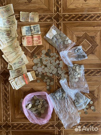 Бумажные деньги СССР, монеты