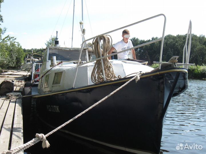Катер каютный