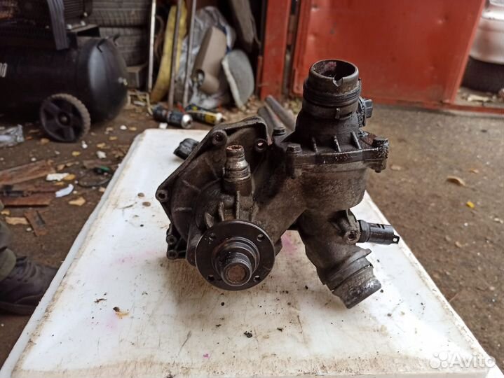 Помпа BMW e53 x5 насос охлаждения