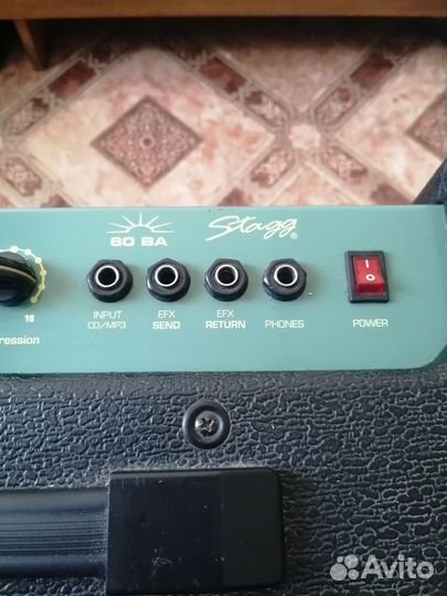 Басовый комбик stagg 60 BA