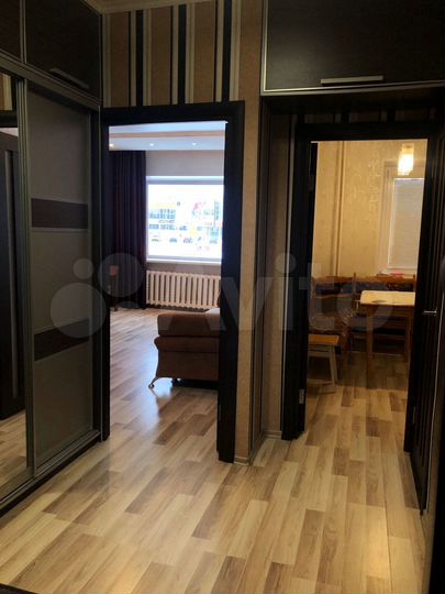 1-к. квартира, 42 м², 1/5 эт.