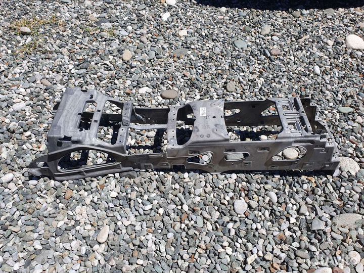 Кронштейн центральной консоли для Audi A8 D4