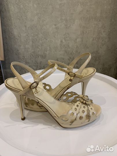 Босоножки веченние