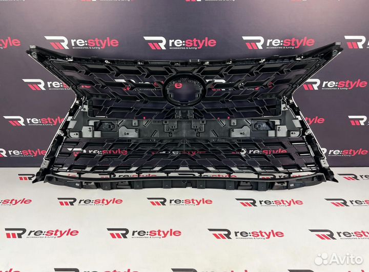 Решетка радиатора Lexus LX570 D2154