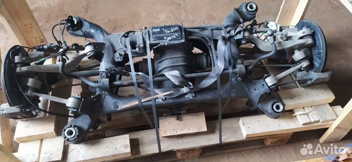 Продаю балку lexus LS600