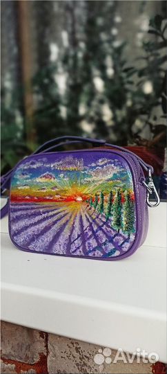 Роспись стен, художник, барельеф