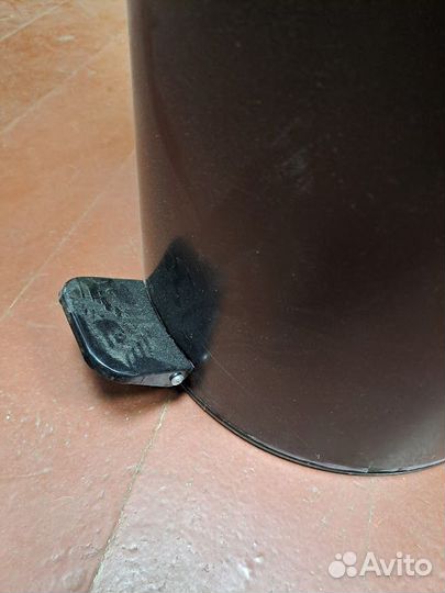 Урна для мусора с педалью, 50 литров