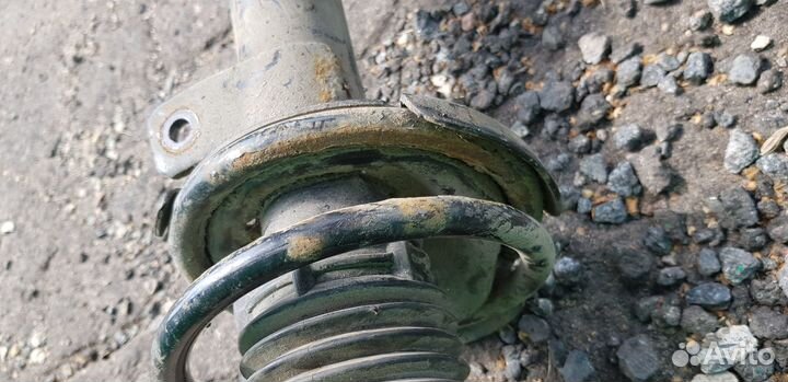 Стойка правая в сборе Volvo C30/S40/V50