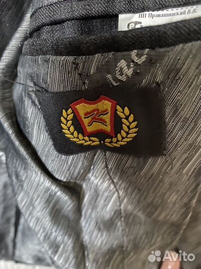 Пиджак и жилет, белая рубашка