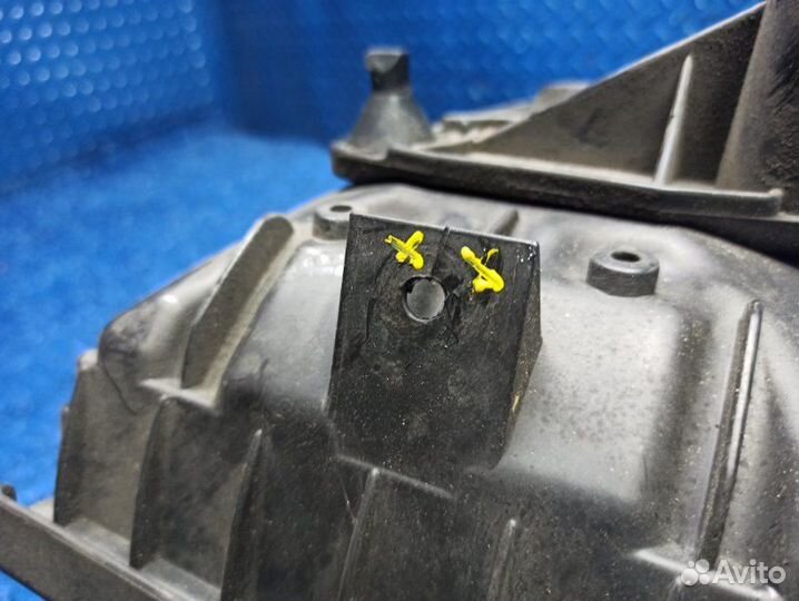 Корпус воздушного фильтра правый Range Rover Sport