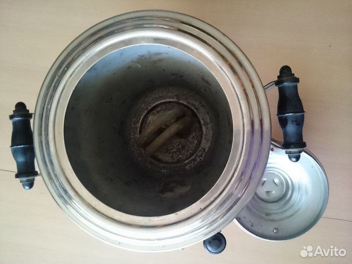 Продаю самовар латунь, 1990г. С надписью. 3 литра