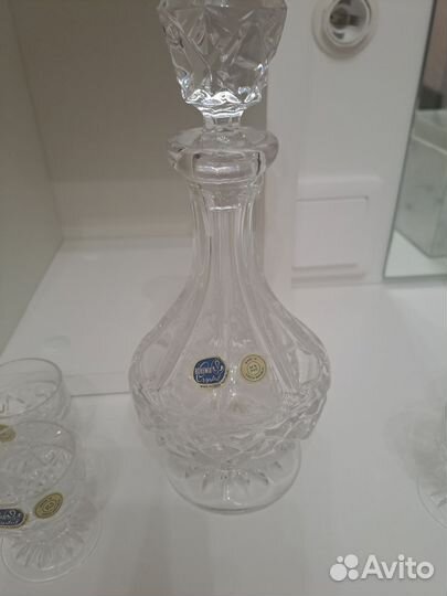 Хрустальный набор,графин и 6 рюмок ,богемия
