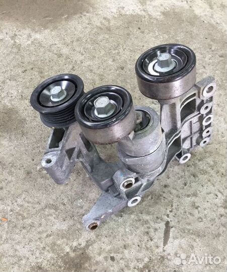 Kia Sportage 3 Hyundai ix 35 кронштейн роликов нат