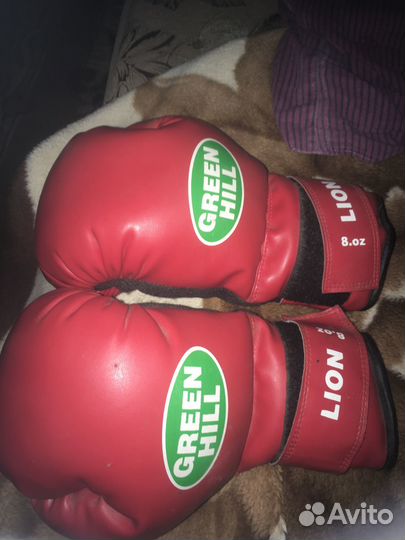 Боксерские перчатки
