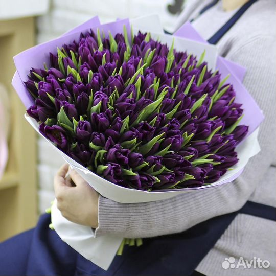 Букет из 101 фиолетового тюльпана
