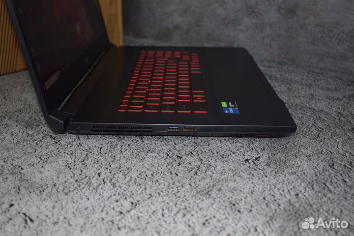 Игровой ноутбук MSI на Core i5-11400H/1650/144 Hz