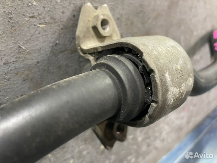 Стабилизатор передний Audi Q3 8U