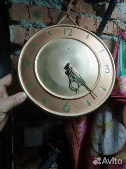 Лежит без дела