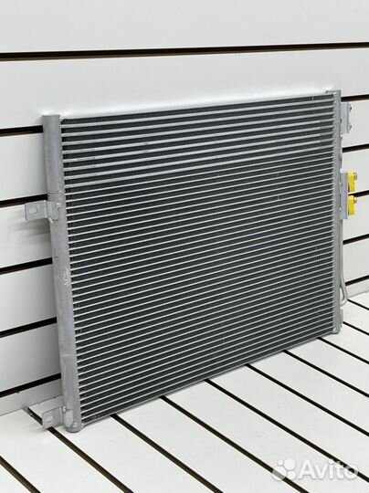 Радиатор кондиционера Jeep Grand Cherokee WK