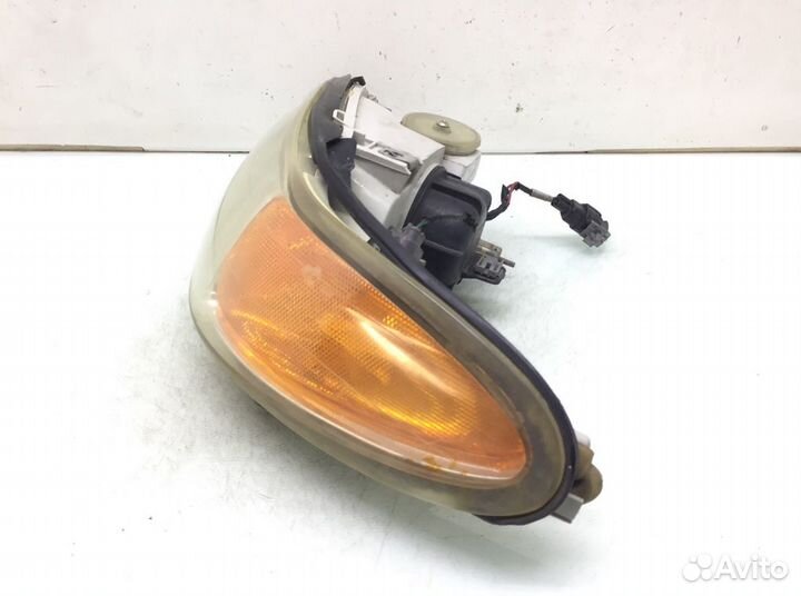 Фара Ford Escort (1995-2002)