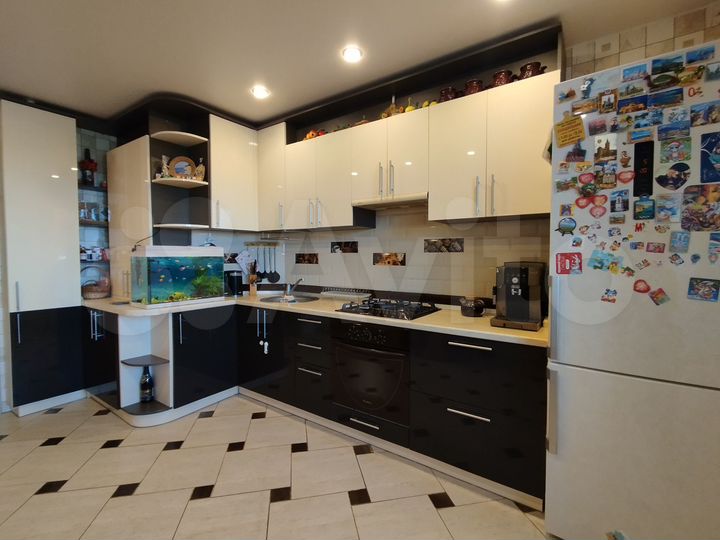 2-к. квартира, 64 м², 3/10 эт.