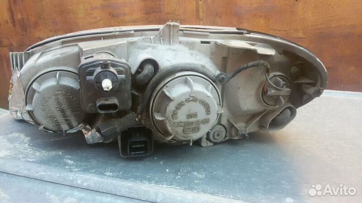 Фара передняя правая Kia Spectra