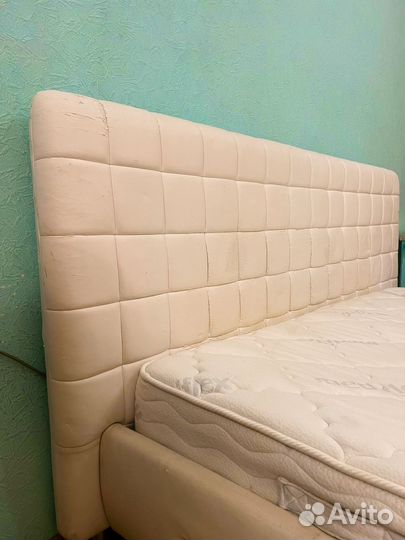 Кровать двухспальная с матрасом бу