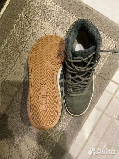 Зимние кроссовки adidas