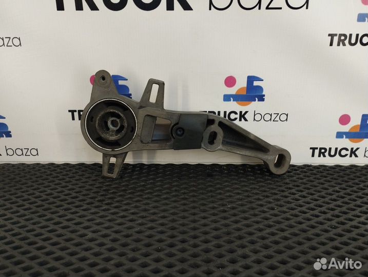 2630545 Кронштейн крепления интеркулера правый