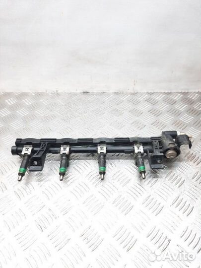 Топливная рампа Ford Focus хэтчбэк 3 дв. 1.4 asda