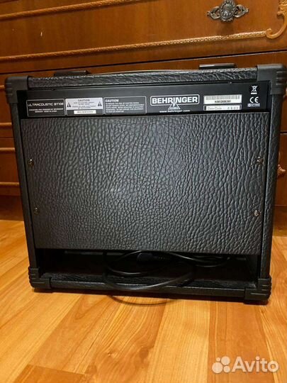 Басовый комбоусилитель