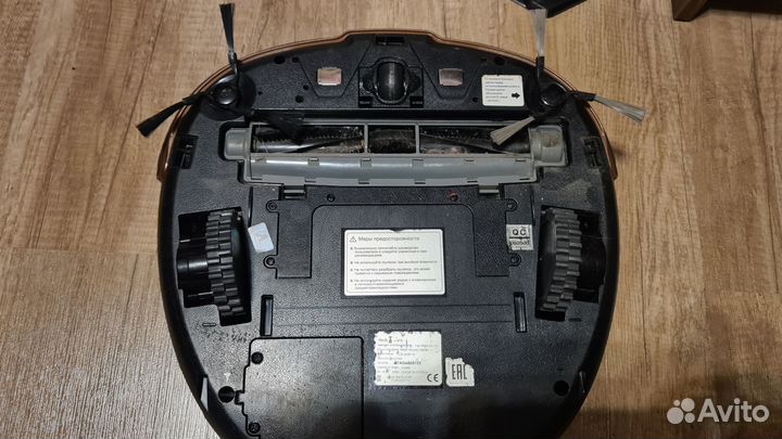 Два робота пылесоса iclebo omega и neato robotics