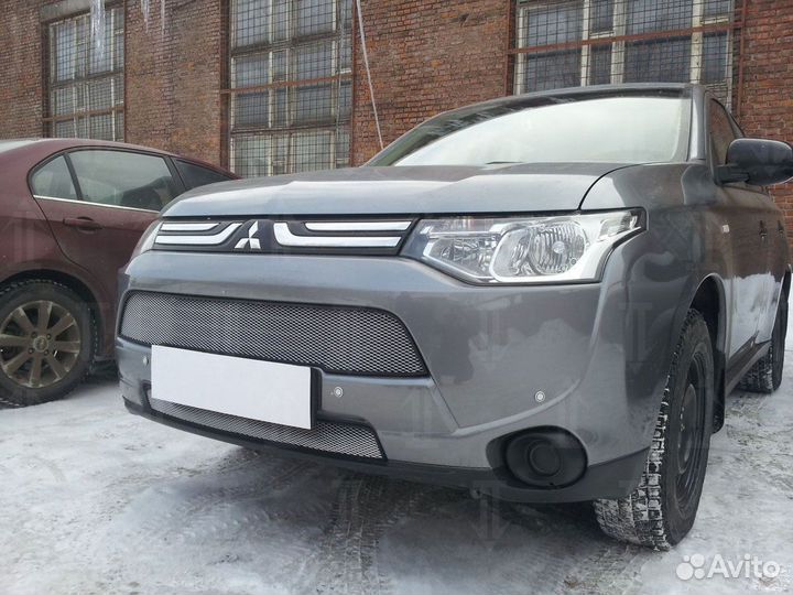 Защитная сетка радиатора хром Mitsubishi Outlander